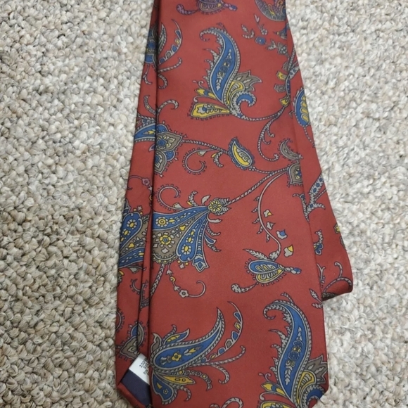 100% Silk Paisley Tie made in the USA - Picture 2 of 5